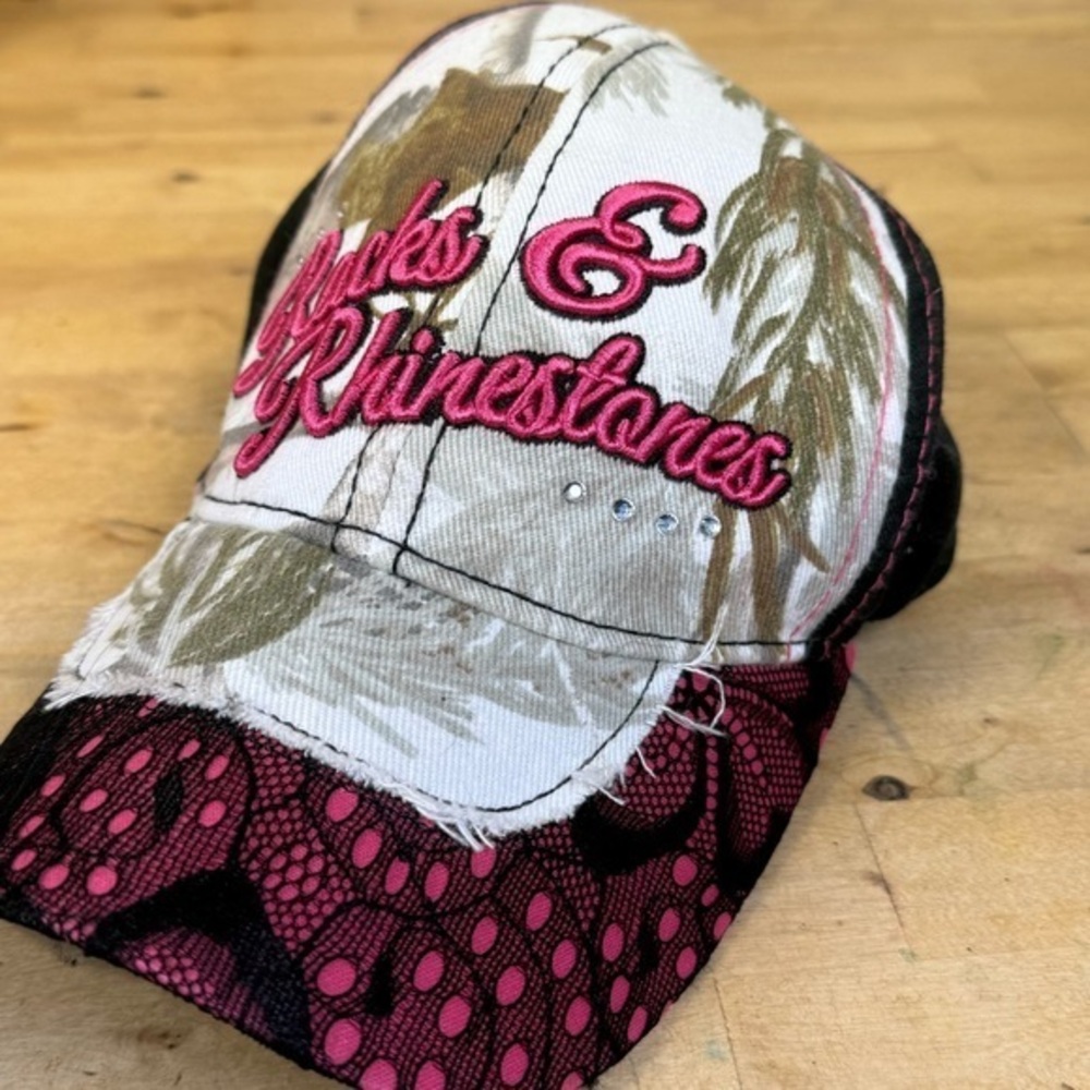 Racks & Rhinestones Camo Hat Pink